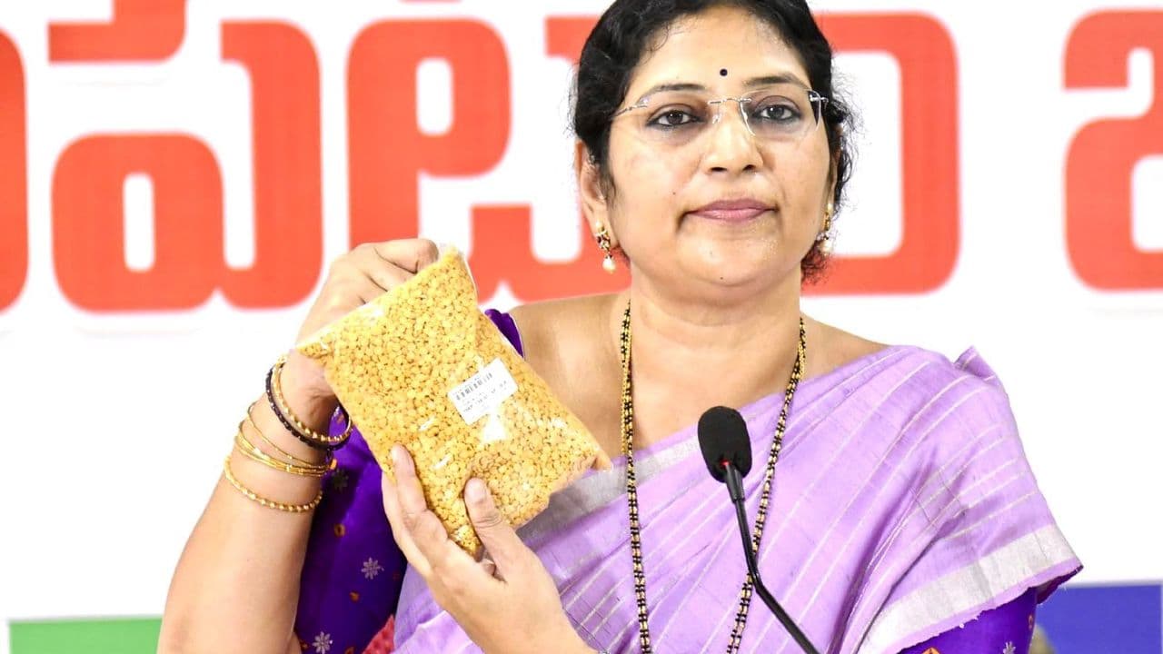 వైఎస్సార్సీపీ మహిళా విభాగం రాష్ట్ర అధ్యక్షురాలు, ఎమ్మెల్సీ వరుదు కళ్యాణి