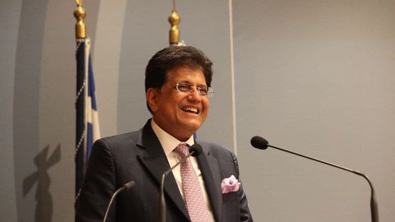 Piyush Goyal Launches IIM Udaipur's Bilingual Online BBA Programme
