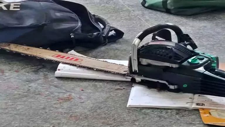 తరగతి గదలో నెత్తుటి మరకలు.. 