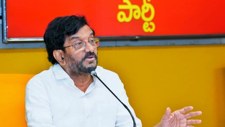 ఎన్టీఆర్ భవన్లో మీడియాతో మాట్లాడుతున్న ఎమ్మెల్యే సోమిరెడ్డి చంద్రమోహన్ రెడ్డి