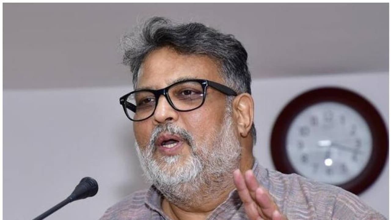 జాతిపిత మహాత్మాగాంధీ మునిమనుమడు తుషార్ గాంధీ అరెస్ట్