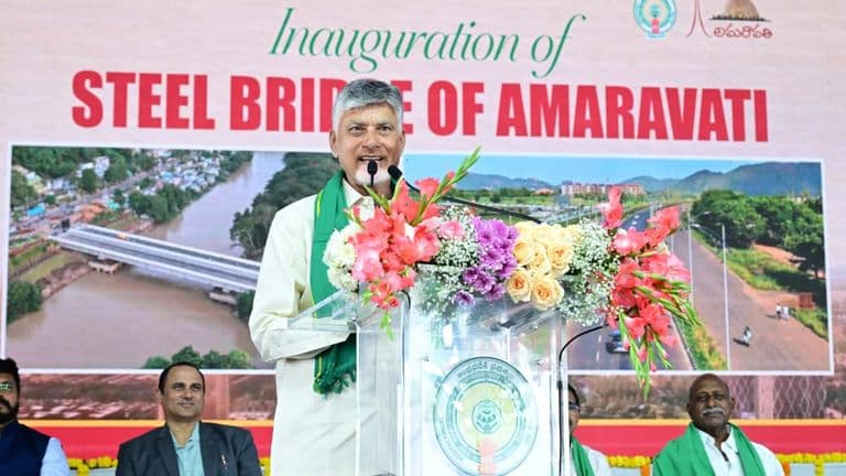 సీడ్ యాక్సెస్ రోడ్డు ప్రారంభించిన సీఎం చంద్రబాబు