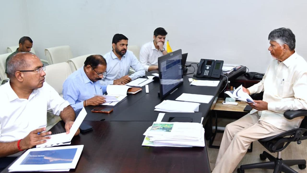 CM Review On Cyclone Arnab అర్నబ్ తుపాను పై సీఎం చంద్రబాబు సమీక్ష