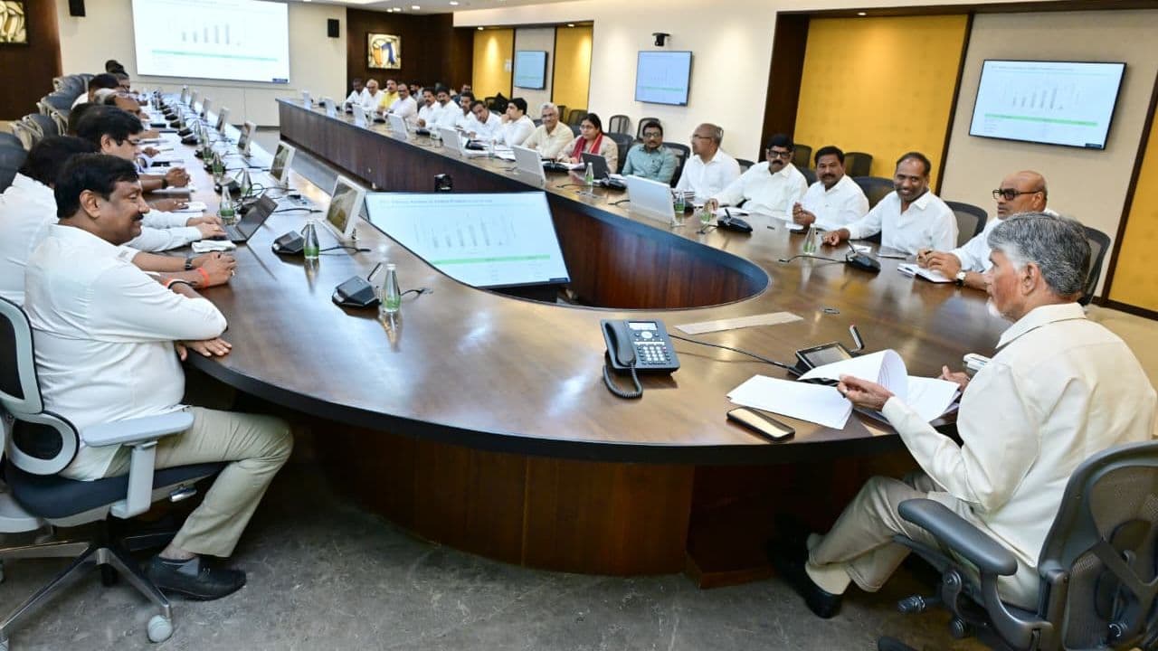 Chief Minister N. Chandrababu Naidu reviews tobacco procurement and directs companies to ensure MSP for farmers