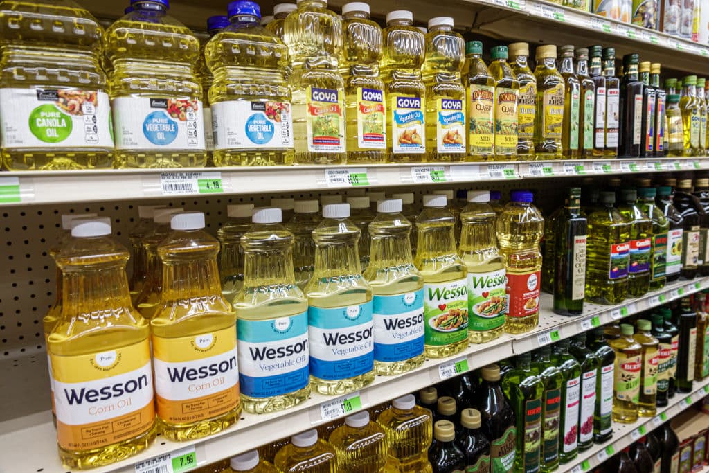 Government Cuts Import Duty on Crude Edible Oils to Ease Consumer Prices
