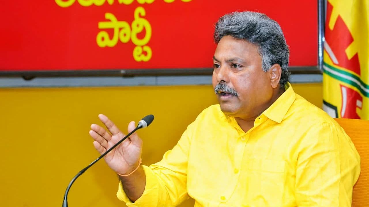 TDP spokesperson Appasani Rajesh addressing a press conference at Mangalagiri